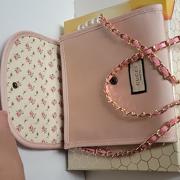 Gucci Light Pink Floral Pouch - Picture 4 of 10